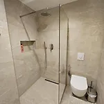Jacuzzi Living Center 3 Apartamento
