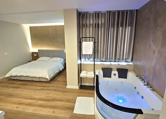 Jacuzzi Living Center 3 Apartament *