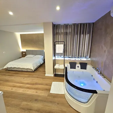 Jacuzzi Living Center 3 Apartamento *